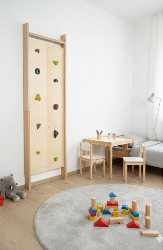 CLIMBOO Sprossenwand aus Holz mit integrierten Klettergriffen