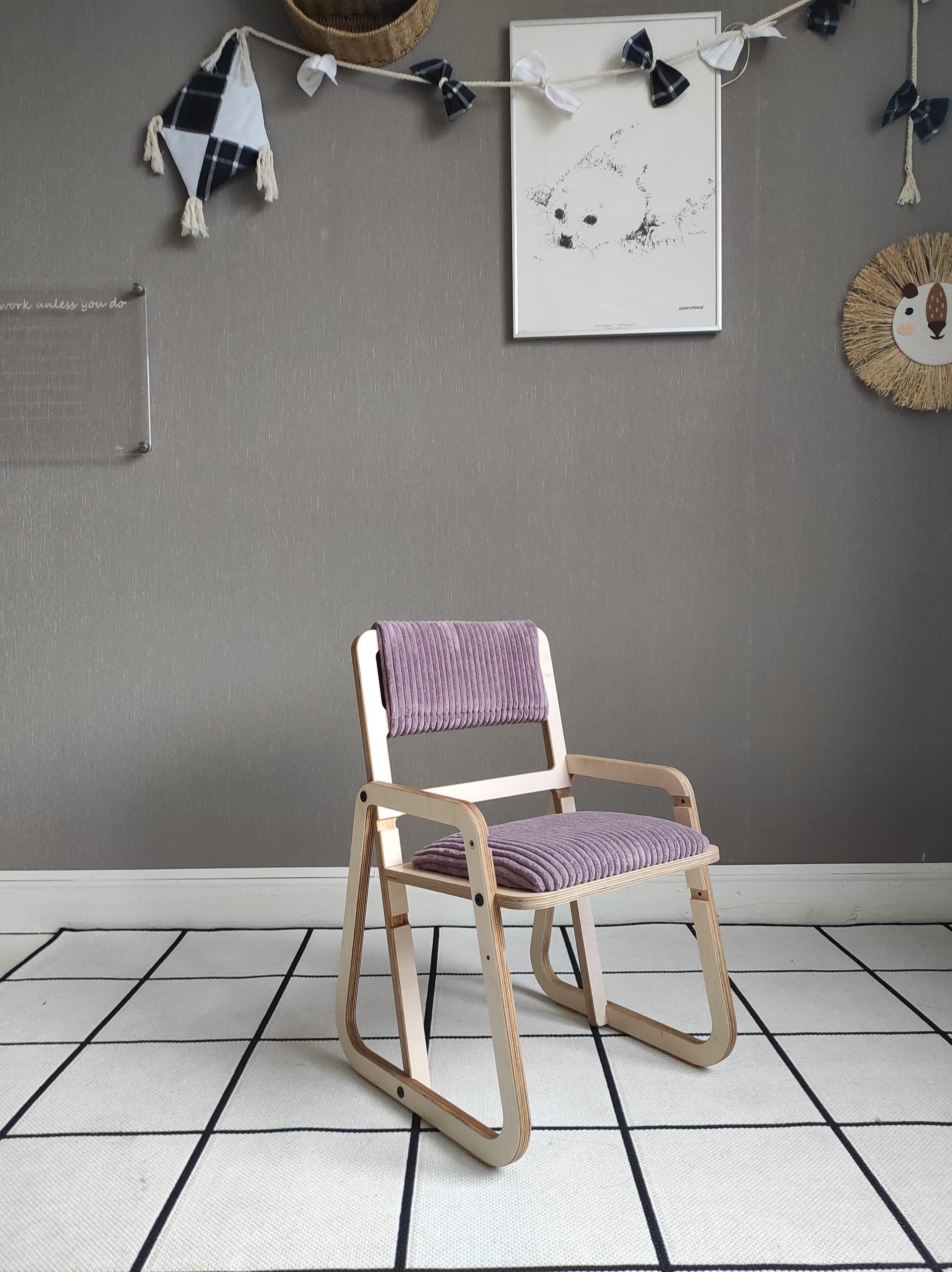 Adjustable Children Montessori Table and Chair Set Julle - Cannon Pink