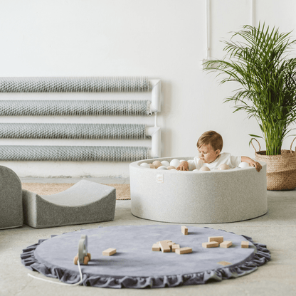 Round Play Mat With a Frill - Blue-Grey Velvet